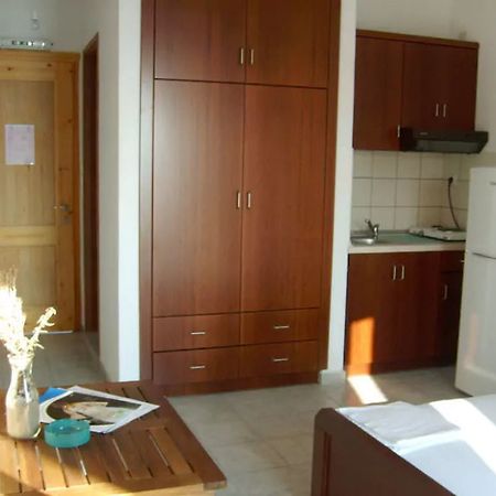 To Kamari Apartment Aspous Luaran gambar